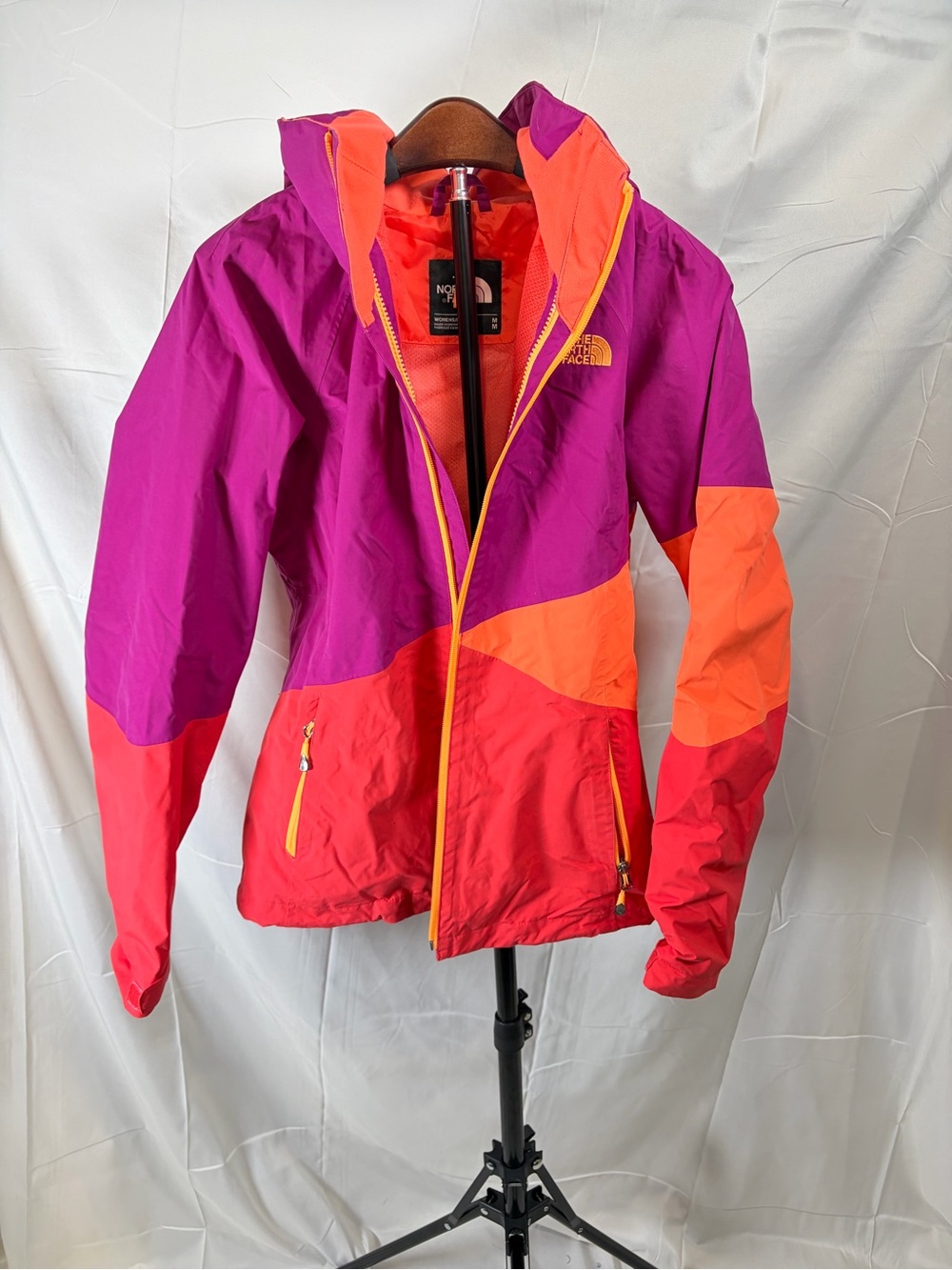 The North Face Women's Colorblock Ski Jacket - Fuchsia, Orange, Red